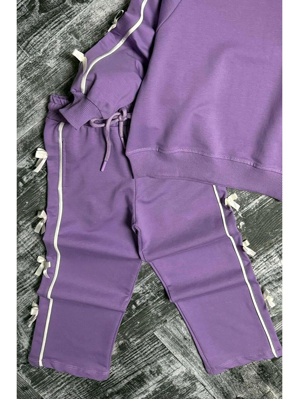 Kız Çocuk Kolları ve Gövdesi Fiyonk Şerit Detaylı Lila Eşofman Takım-4