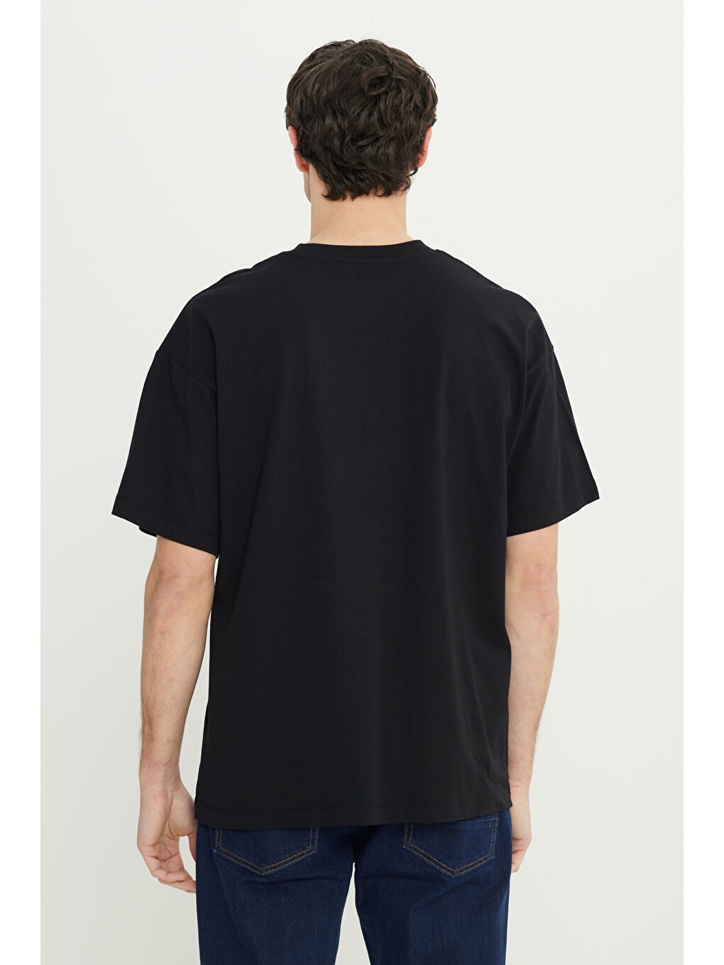 Erkek Siyah-Beyaz Oversize %100 Pamuk Geniş Kesim Baskılı Bisiklet Yaka Tişört-4