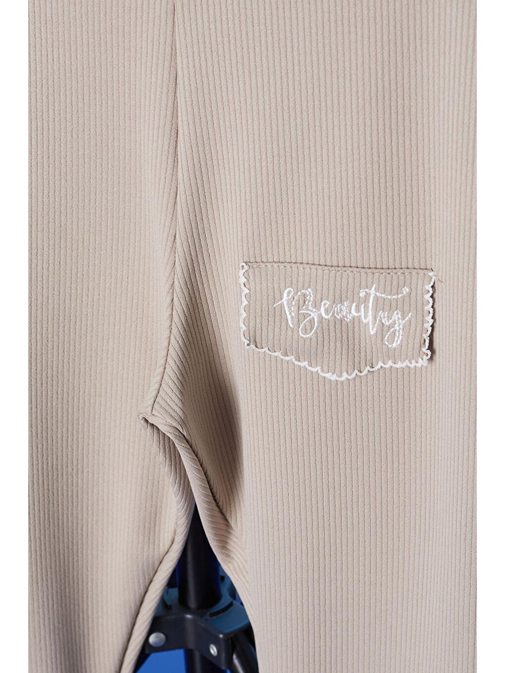 Bej Beauty Yazı Nakışlı İspanyol Paça Kız Çocuk Tayt-1