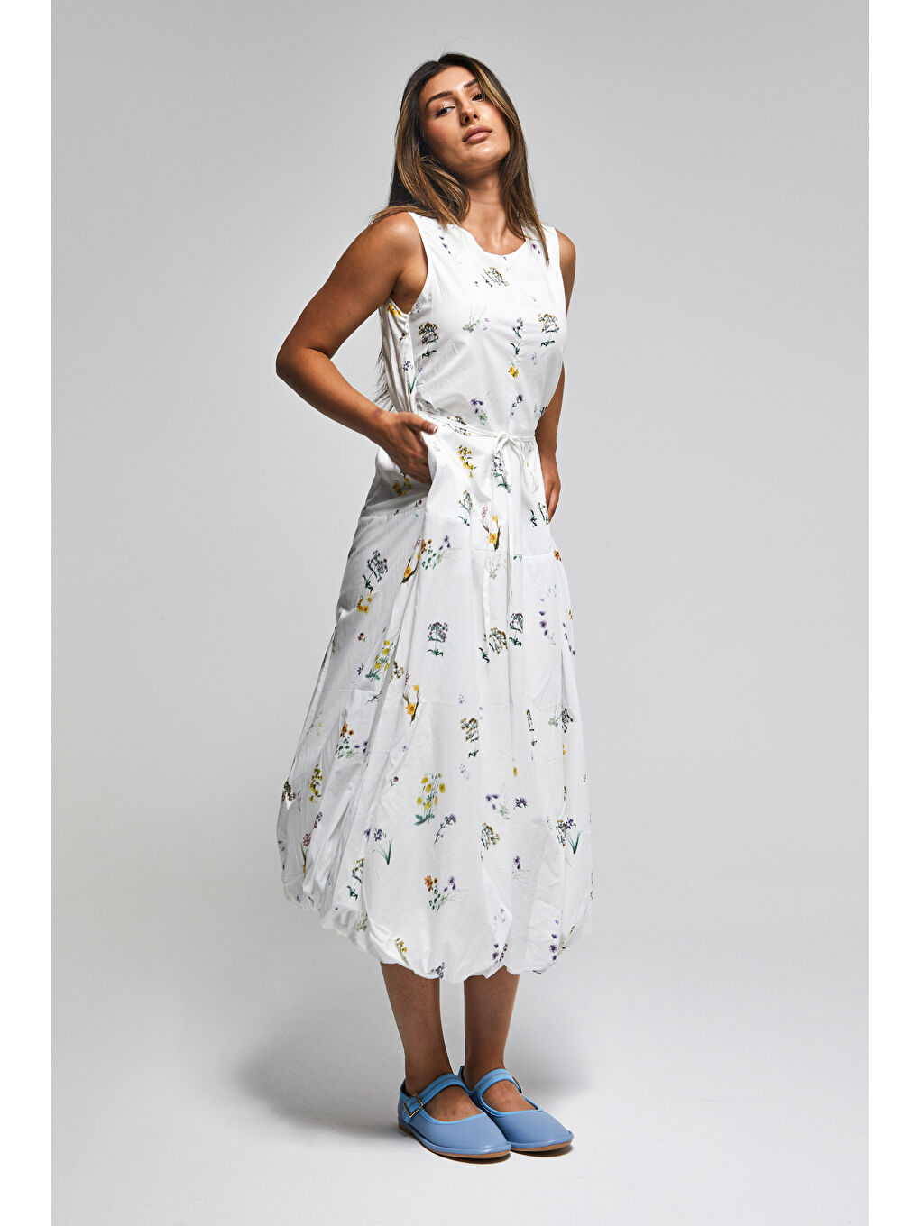 Kadın Çiçekli Beyaz Renk s5-2 Maxi Boy Sıfır Kol İçi Astarlı Volanlı Elbise-2