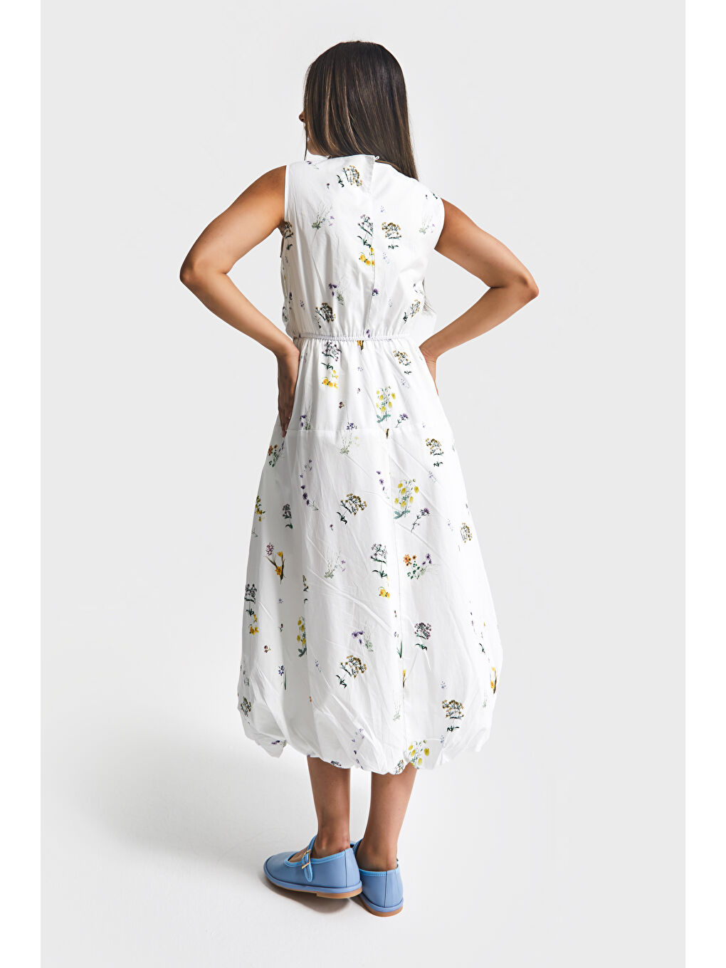 Kadın Çiçekli Beyaz Renk s5-2 Maxi Boy Sıfır Kol İçi Astarlı Volanlı Elbise-3