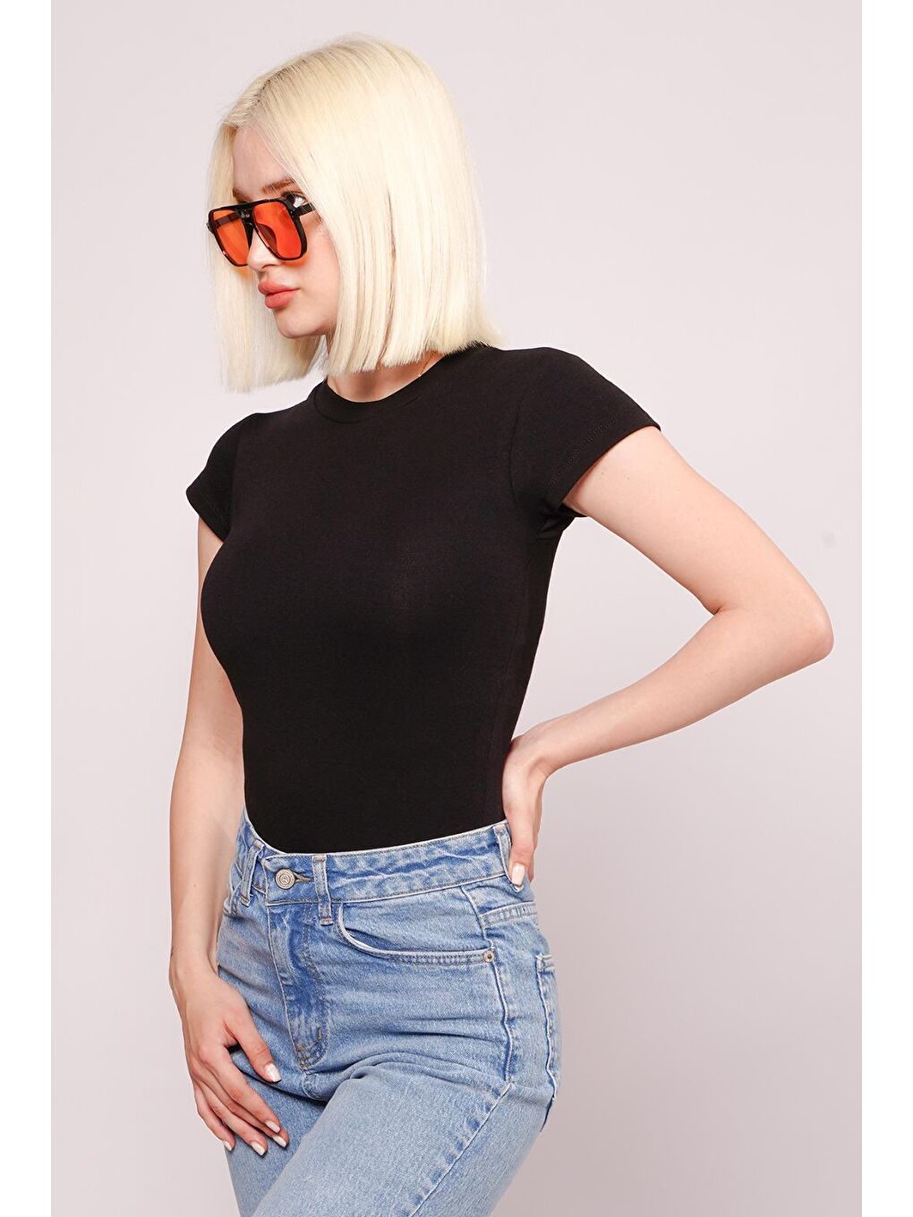 Siyah Bisiklet Yaka Basic Kadın T-Shirt Mg2479-4