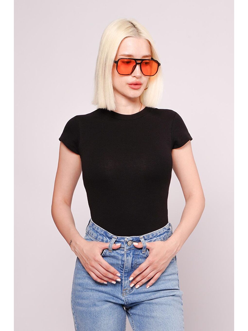 Siyah Bisiklet Yaka Basic Kadın T-Shirt Mg2479-5