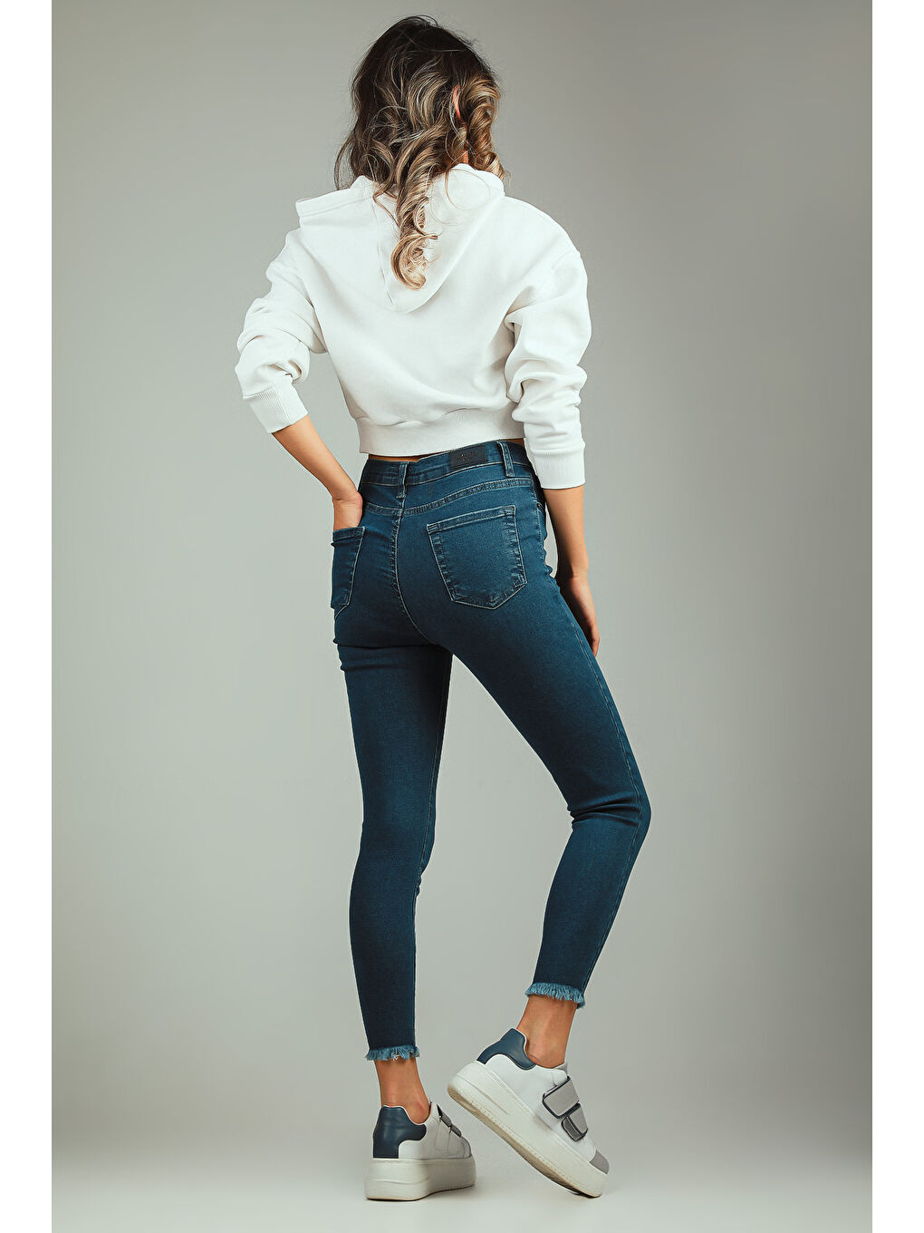 GÜLSELİ Mavi Kadın Yüksek Bel Paça Püsküllü Elastanlı Jeans Pantolon - 4