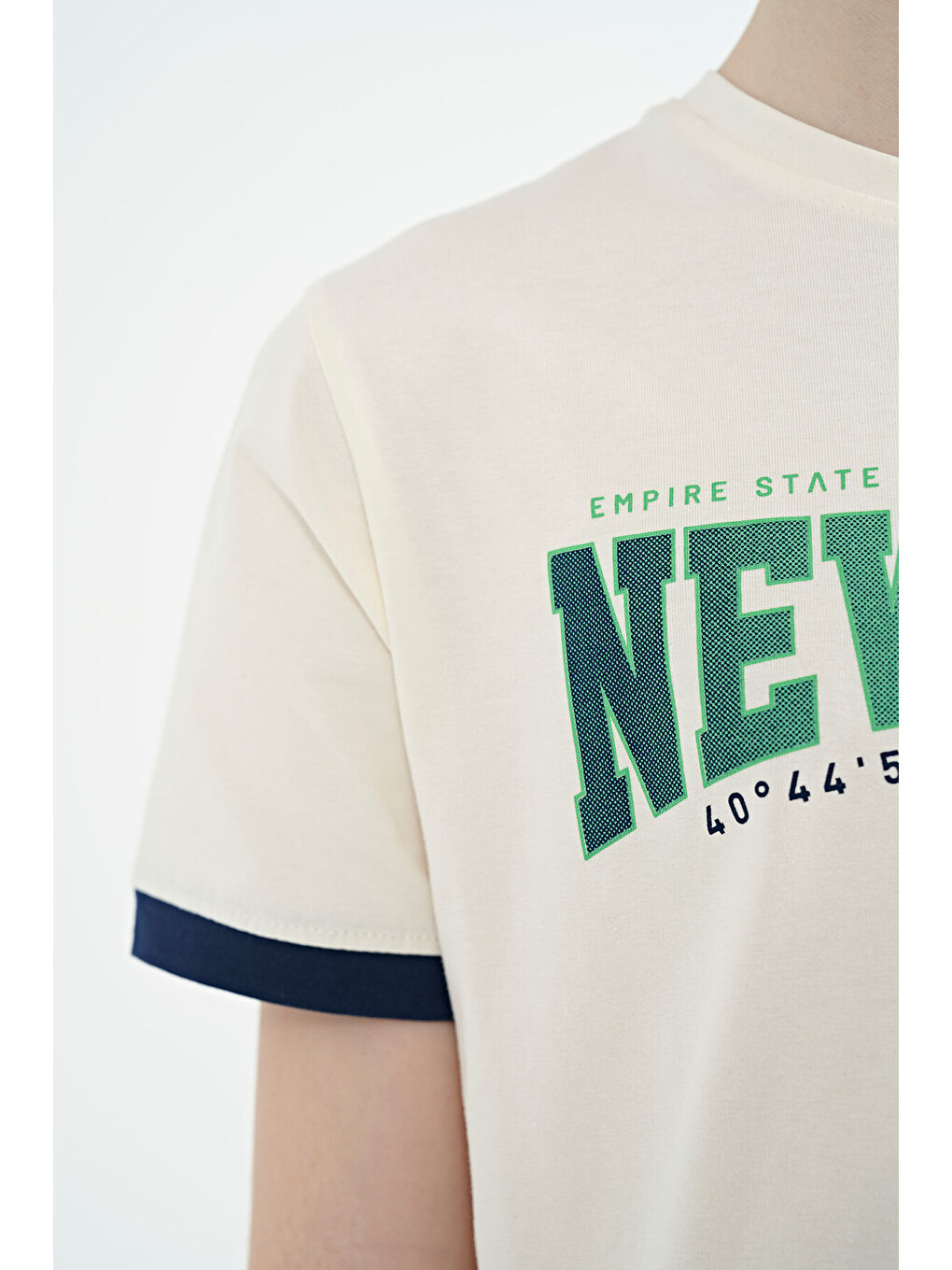 Ekru Yazı Baskılı Standart Kalıp O Yaka Erkek  Çocuk Tişört - 11105-4