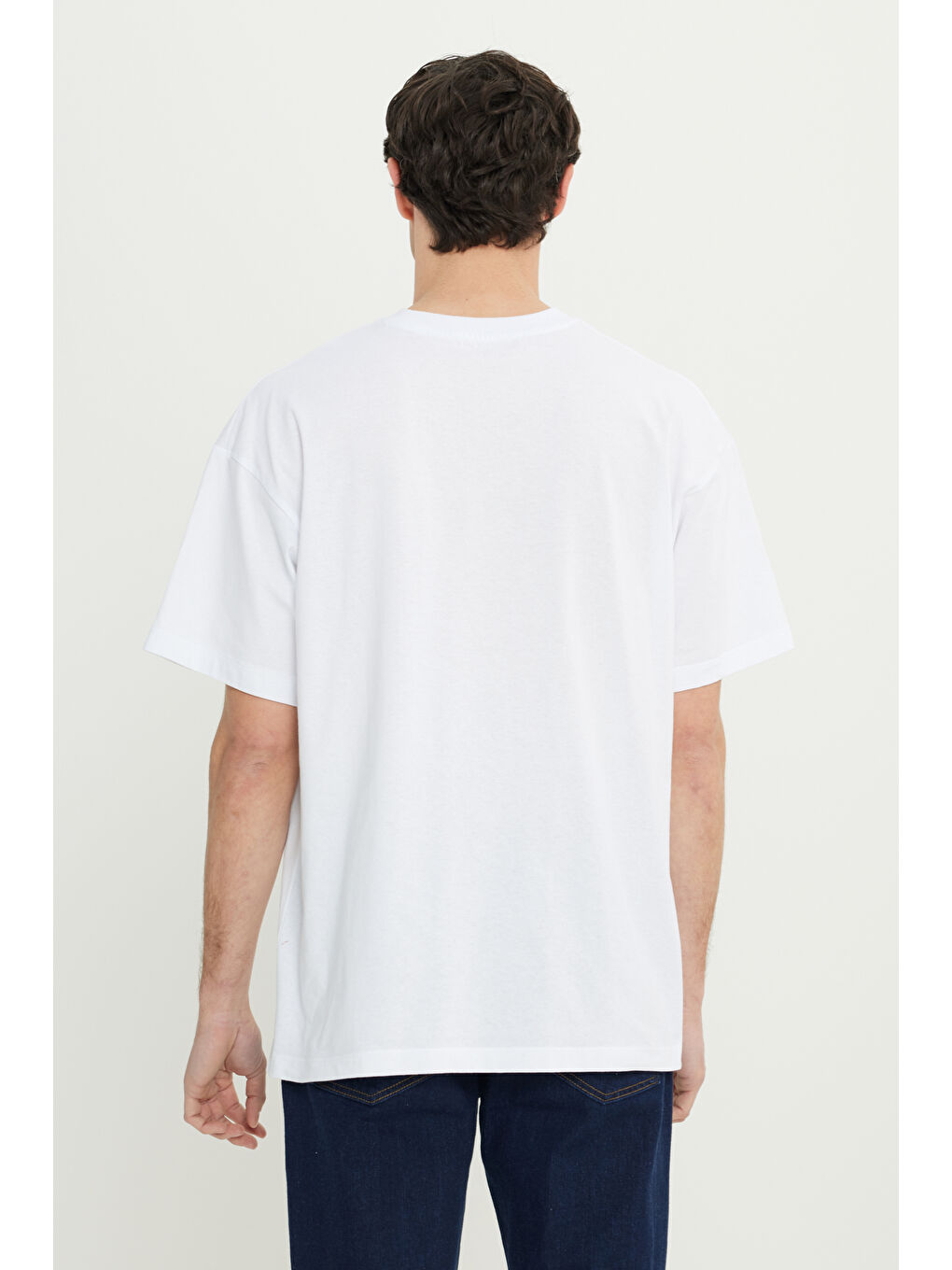 Erkek Beyaz-Lacivert Oversize %100 Pamuk Geniş Kesim Baskılı Bisiklet Yaka Tişört-4