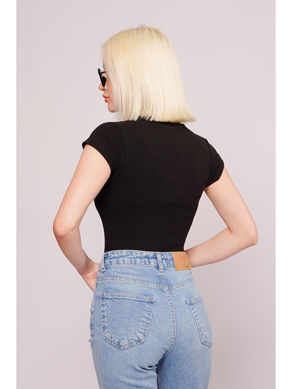 Siyah Bisiklet Yaka Basic Kadın T-Shirt Mg2479-6