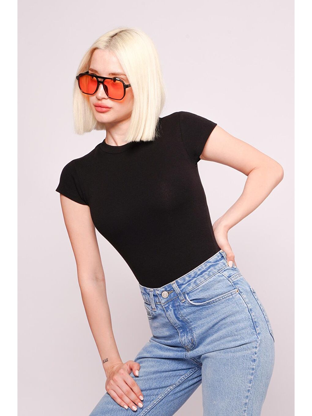 Siyah Bisiklet Yaka Basic Kadın T-Shirt Mg2479-7