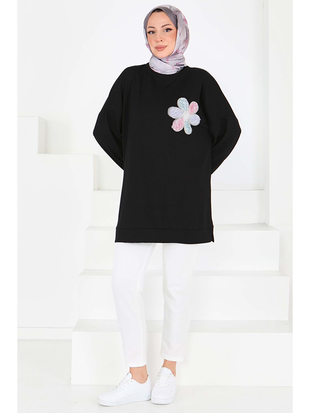Çiçek İşlemeli Tunik Siyah - 27672-1