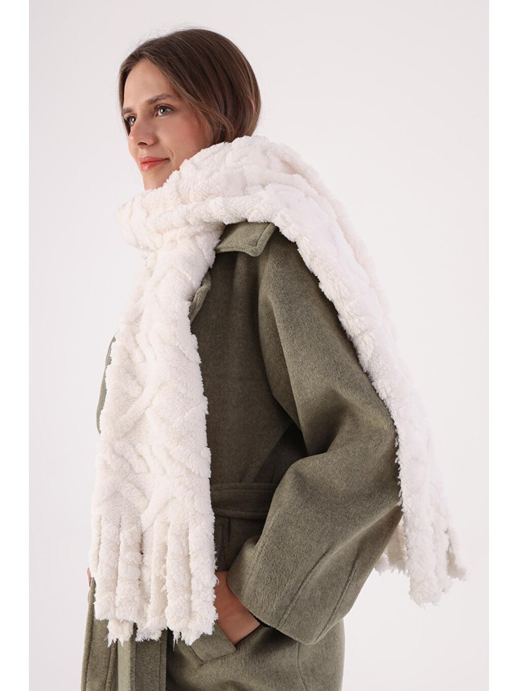 Ekru Krem Omuz Şalı