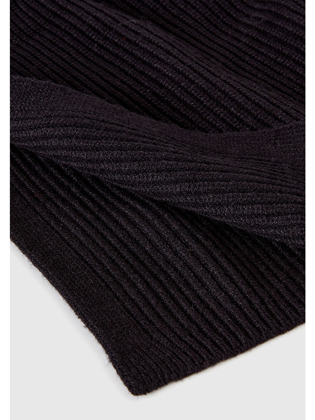 Kadın Siyah Boğazlı Boyunluk-1