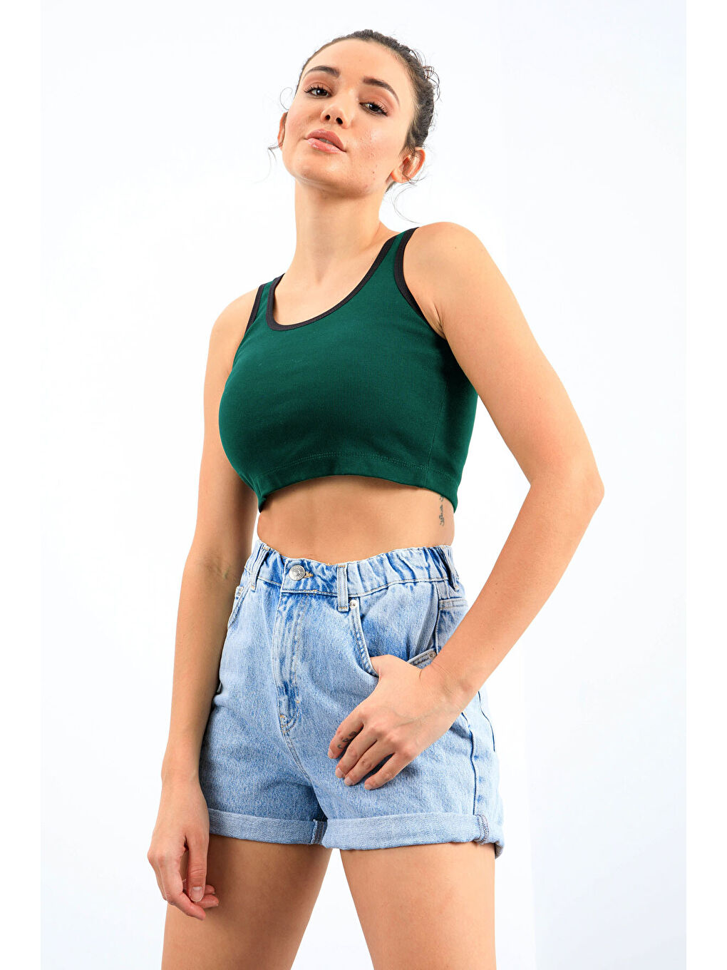 Yeşil Basic Sıfır Kol Dar Kalıp U Yaka Kadın Crop Top Atlet - 97162-3