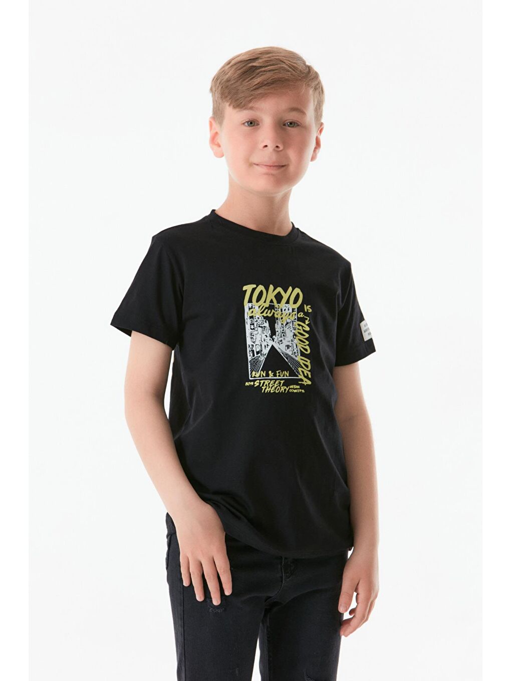 Siyah Önü Ve Arkası Baskılı Bisiklet Yaka Erkek Çocuk Tişört