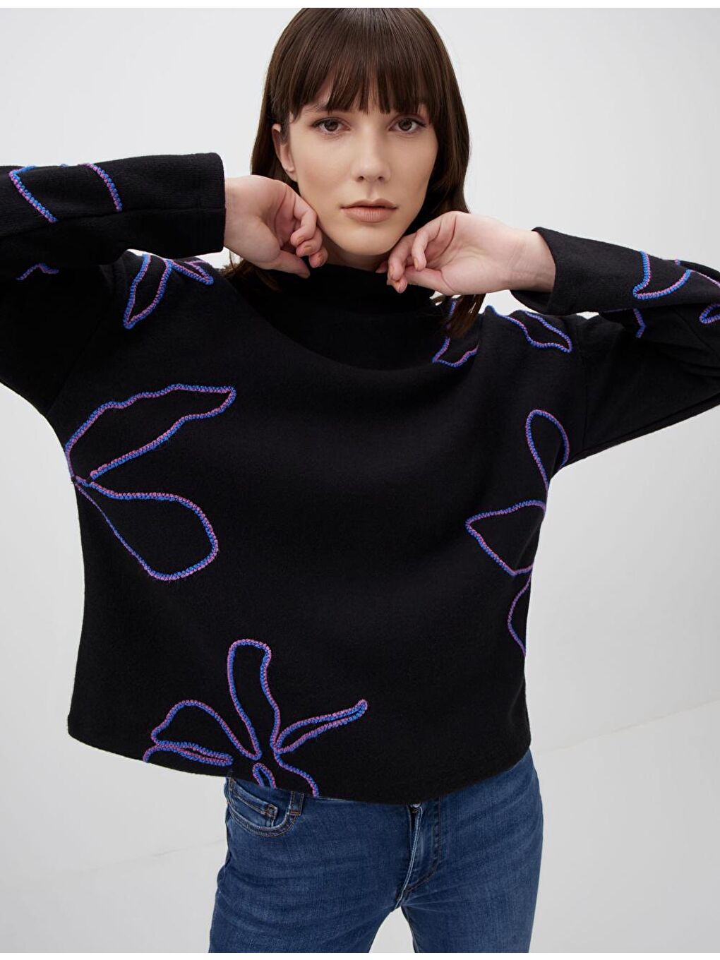 Siyah Uzun Kollu Dikiş Detaylı Kazak