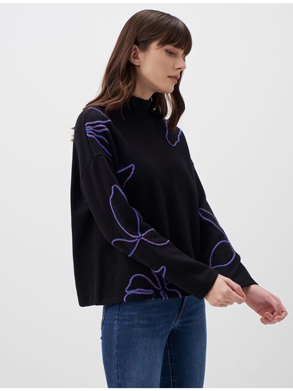 Siyah Uzun Kollu Dikiş Detaylı Kazak-2