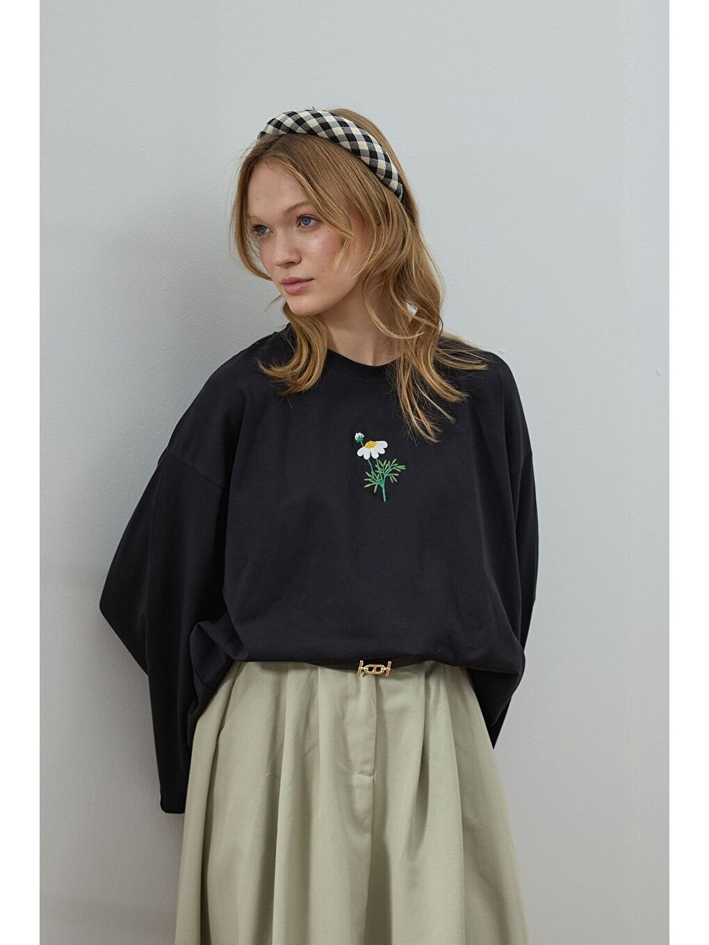 Siyah Nakışlı Body-1