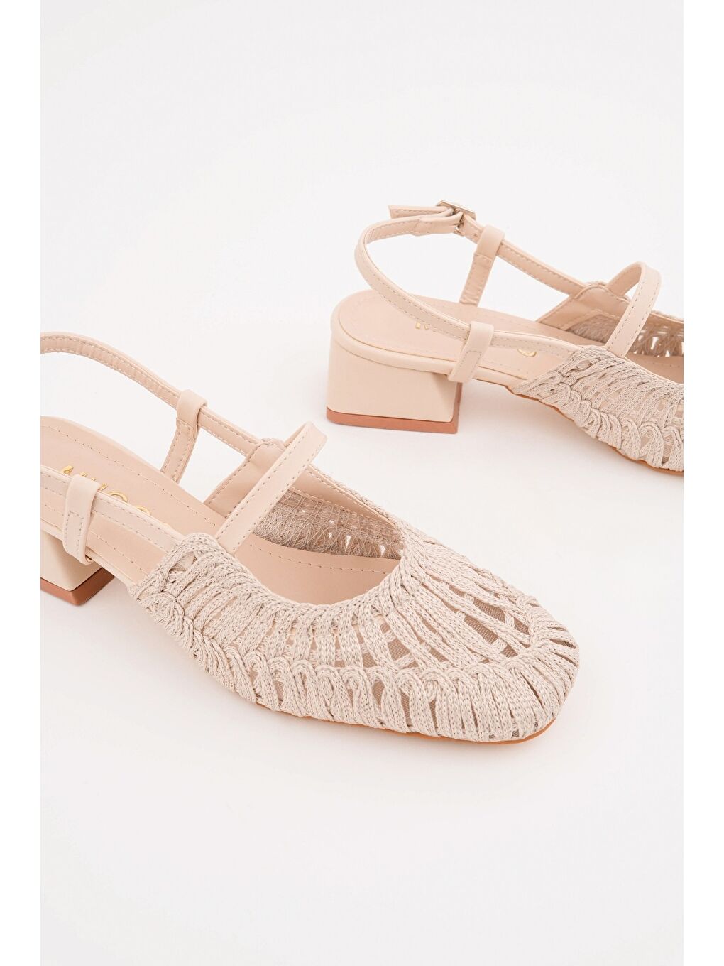 Bej MESH Kadın Örgü ve File Detaylı Bantlı Arkası Açık Kısa Topuklu Ayakkabı-2