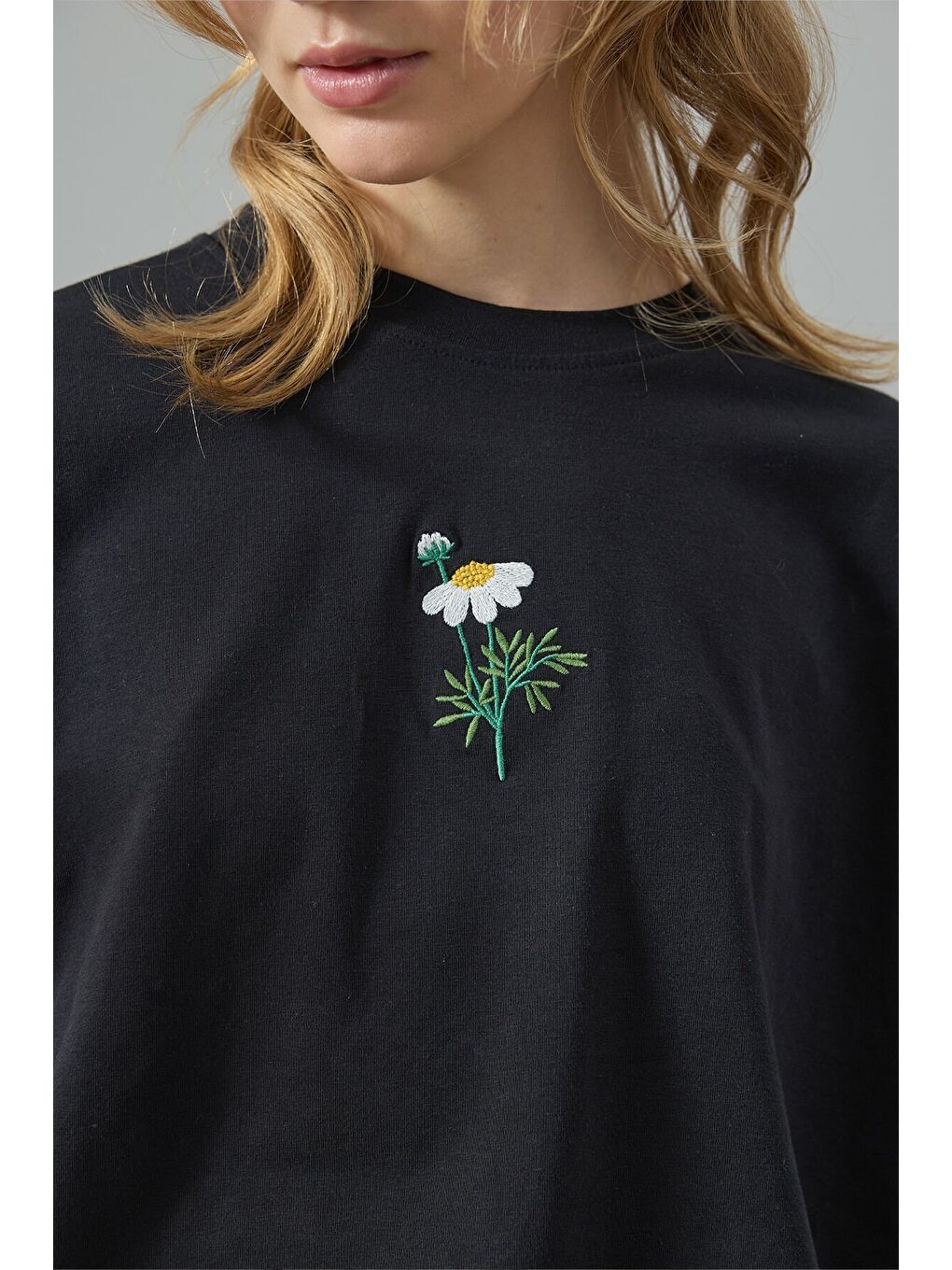 Siyah Nakışlı Body-2