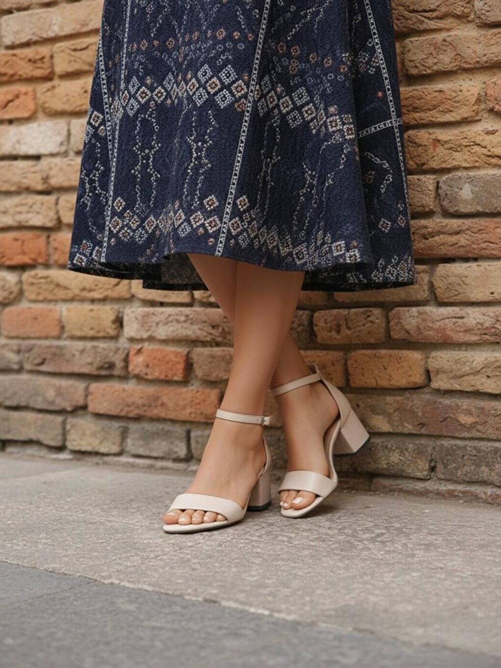 Kadın Icon Tek Bant Bej Cilt Kısa Topuklu Ayakkabı