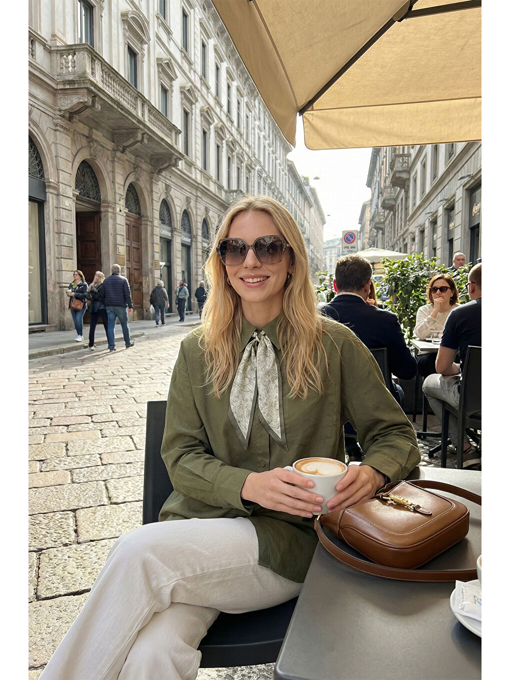 Haki Relaxed Fit Fular Detaylı Klasik Yaka Göğüs Cepli Kadın Gömlek 6925427