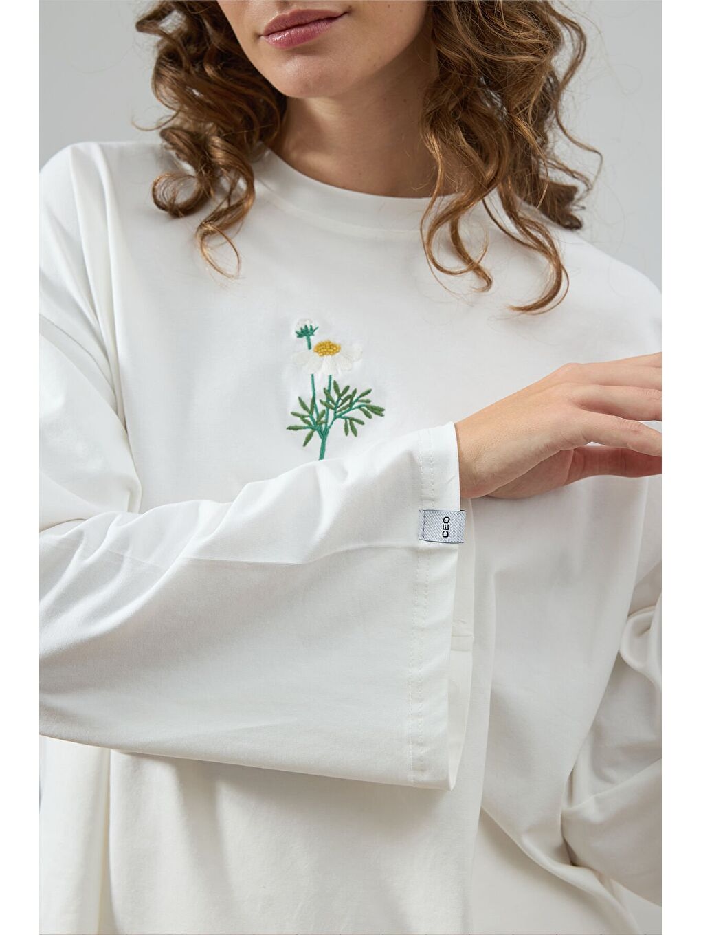 Ekru Nakışlı Body-2