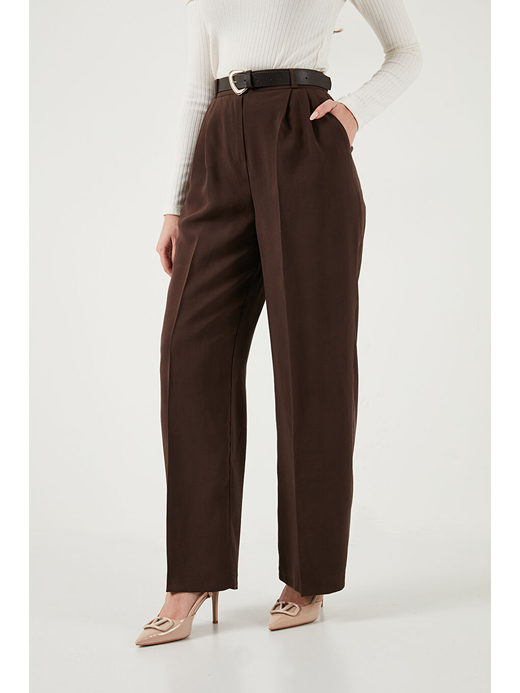 Kahverengi Regular Fit Normal Bel Düz Paça Kadın Pantolon 6923875-1