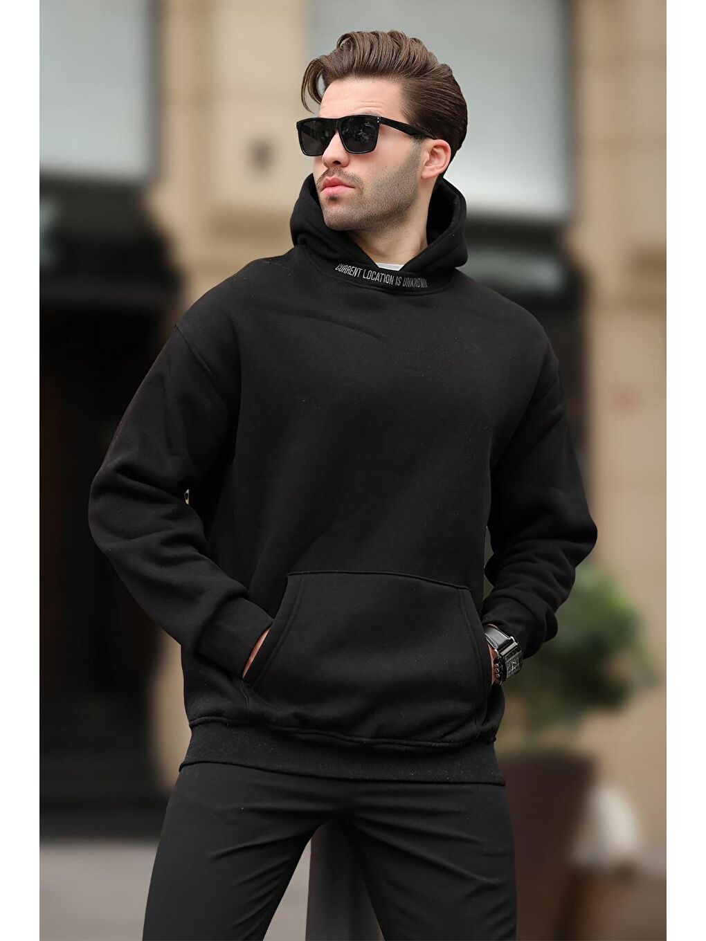 Siyah Kapüşonlu Nakış Detaylı Sweatshirt 7099-1