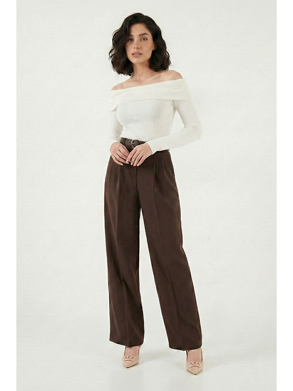 Kahverengi Regular Fit Normal Bel Düz Paça Kadın Pantolon 6923875-3