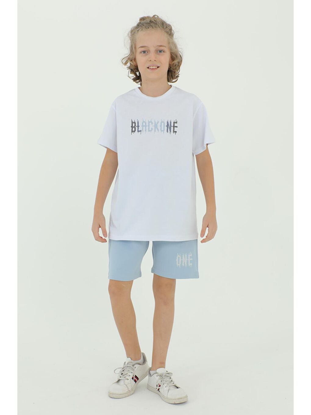 Beyaz Bisiklet Yaka Erkek Çocuk Baskı Detaylı T-Shırt Ve Şort İkili Takım