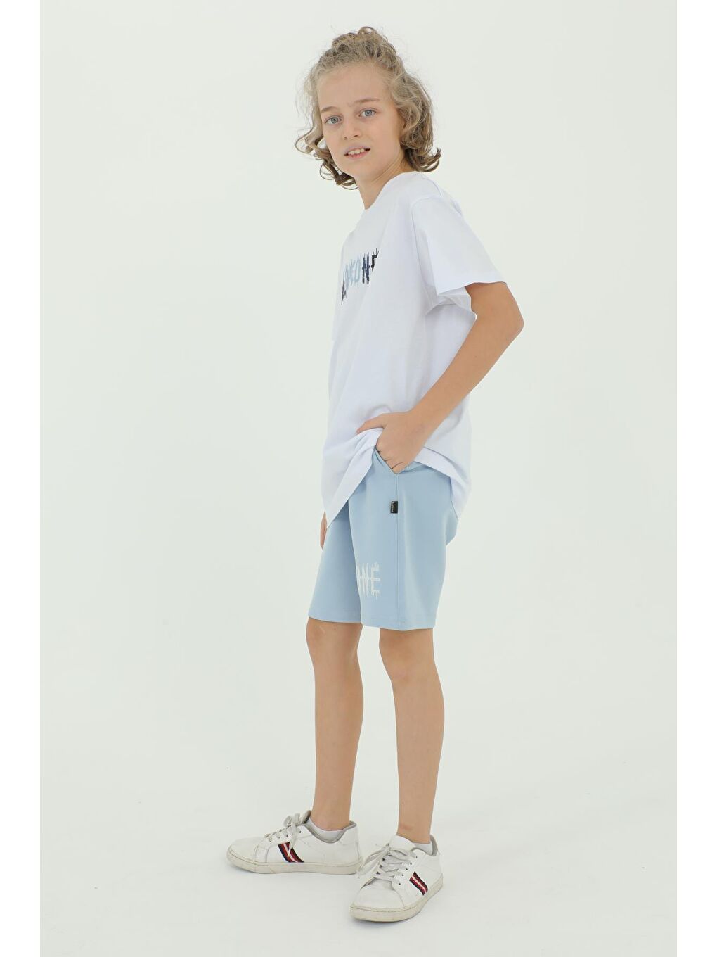 Beyaz Bisiklet Yaka Erkek Çocuk Baskı Detaylı T-Shırt Ve Şort İkili Takım-3