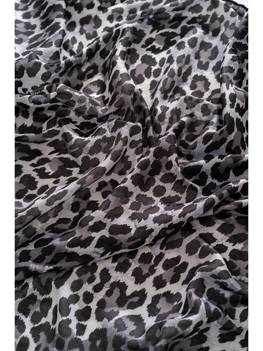 Siyah Kadın Leoparlı Soft Eşarp-2