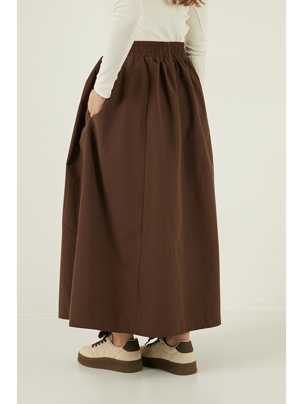 Kahverengi Pamuk Karışımlı Regular Fit Lastikli Bel Midi Boy Kadın Etek 6921268-5