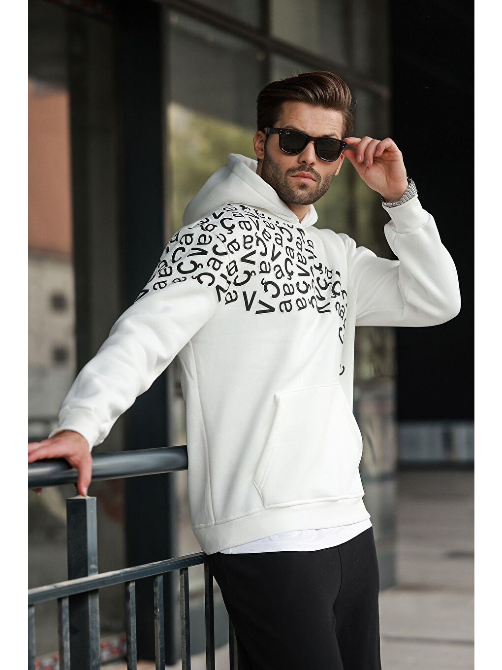 Ekru Baskılı Kapüşonlu Erkek Sweatshirt E7160-1