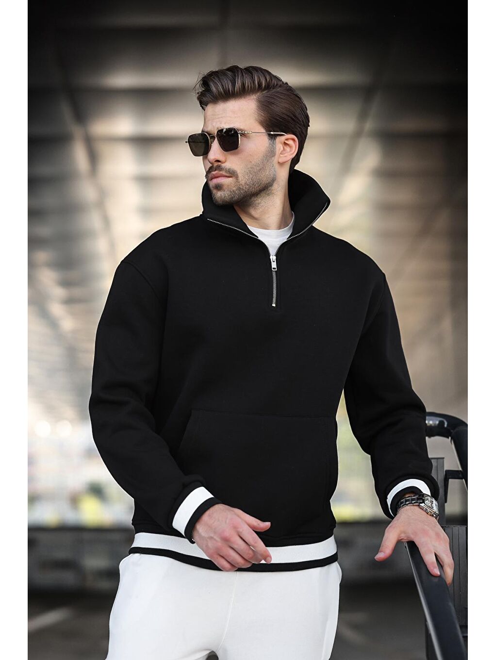 Siyah Fermuarlı Dik Yaka Kanguru Cep Erkek Sweatshirt E7159-1