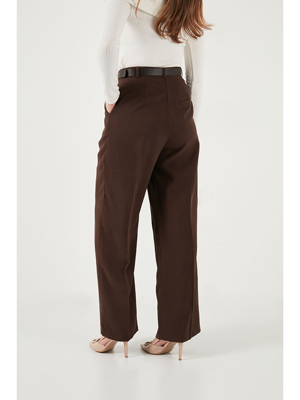 Kahverengi Regular Fit Normal Bel Düz Paça Kadın Pantolon 6923875-6