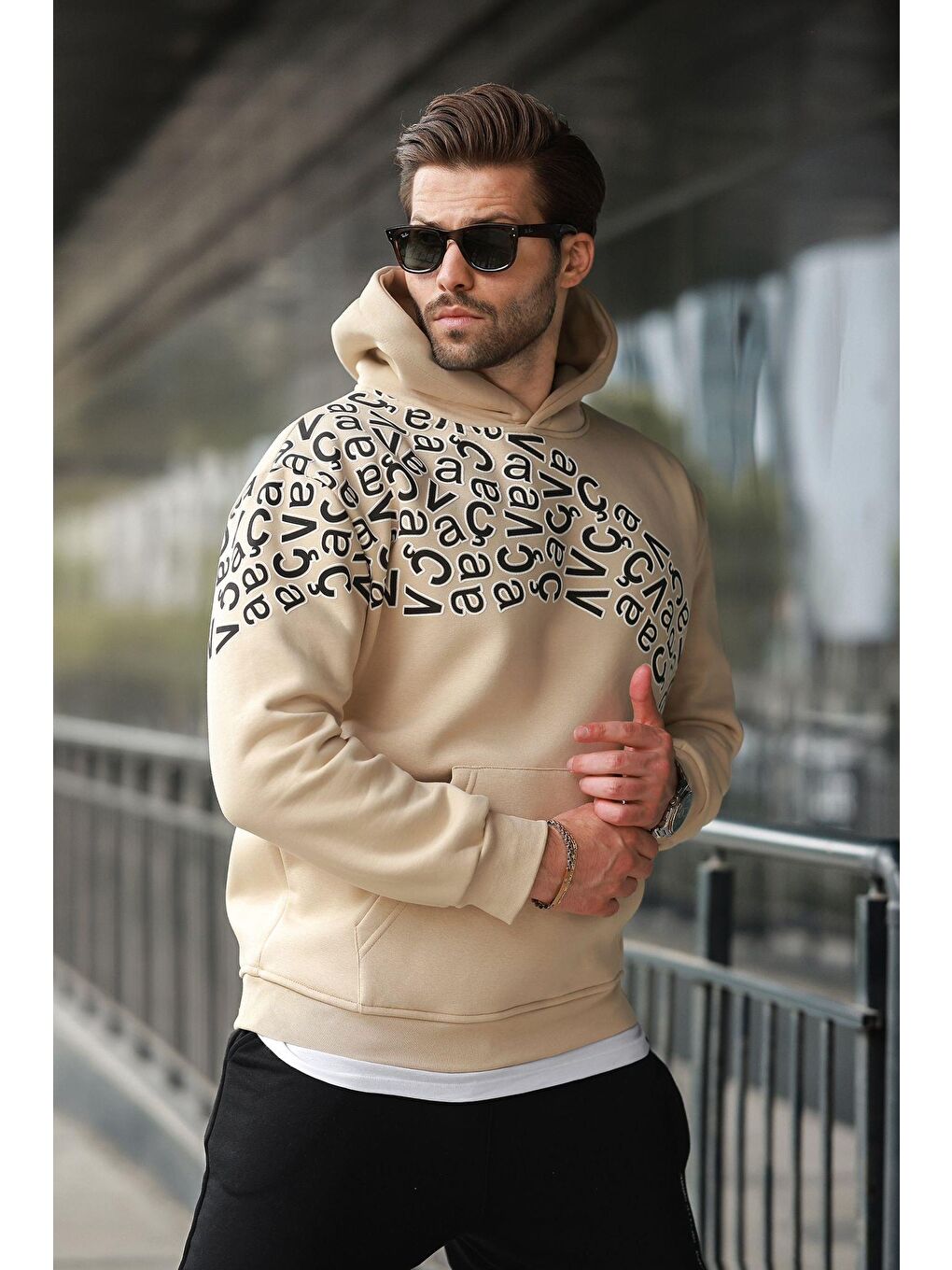Bej Baskılı Kapüşonlu Erkek Sweatshirt E7160-1