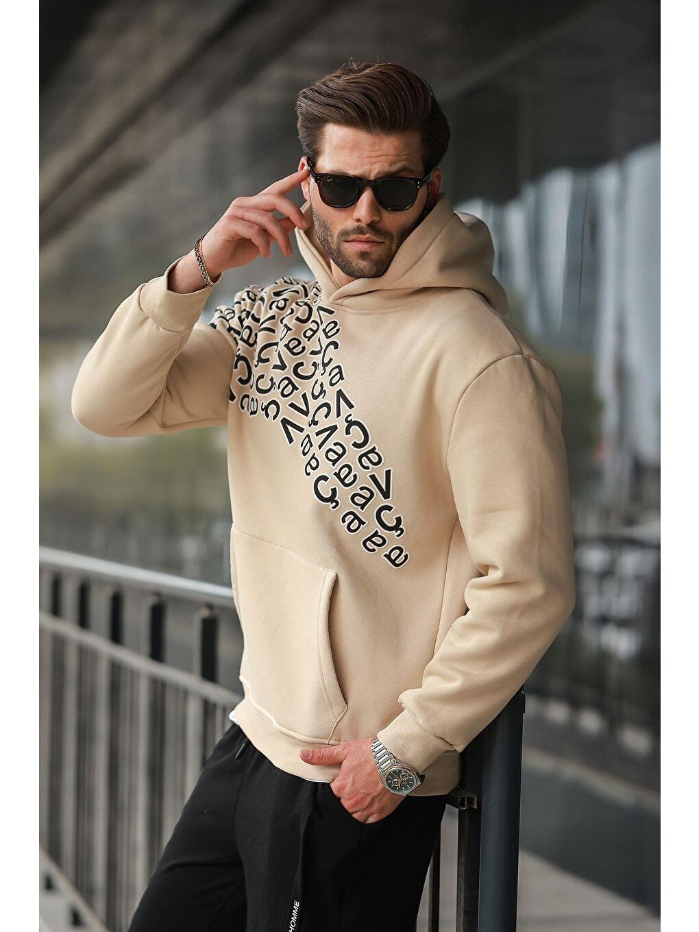 Bej Baskılı Kapüşonlu Erkek Sweatshirt E7160-3
