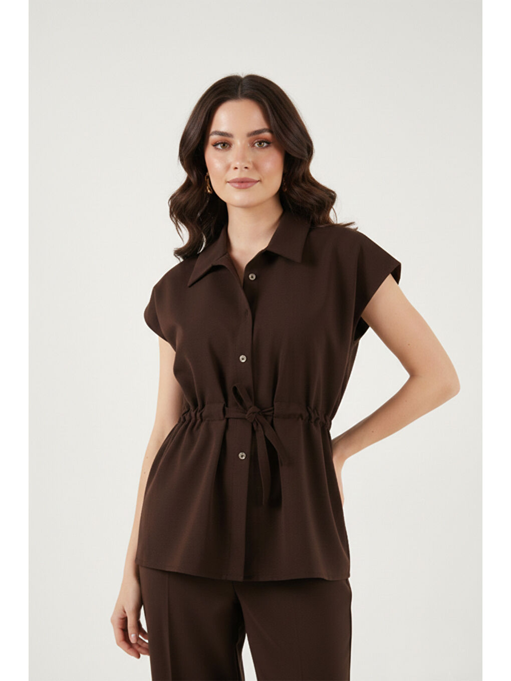 Kahverengi Regular Fit Beli Büzgülü Kısa Kollu Kadın Takım 6928870-1