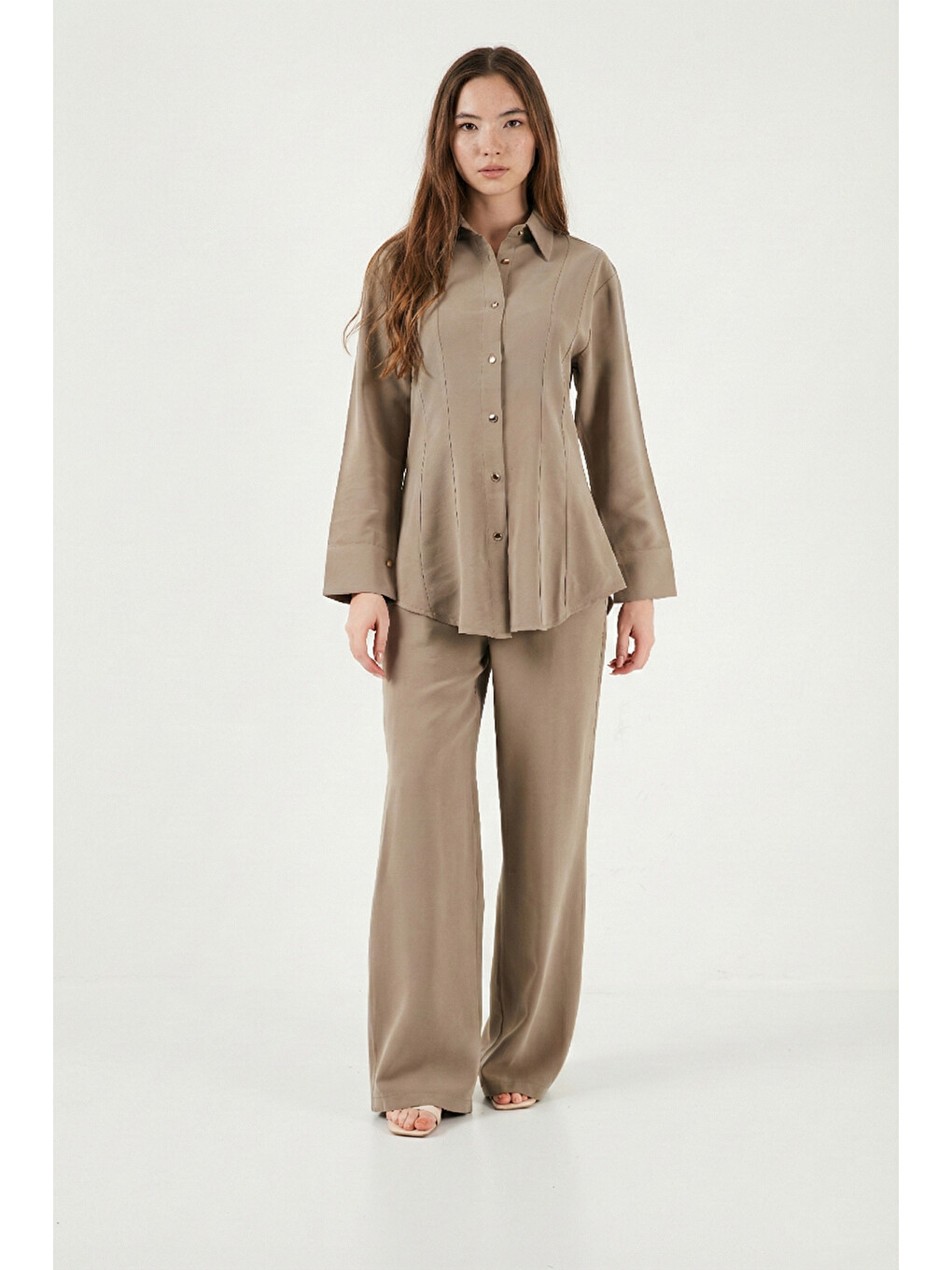Haki Regular Fit Klasik Yaka Belden Oturan Kadın Gömlek Takım 6928872-1