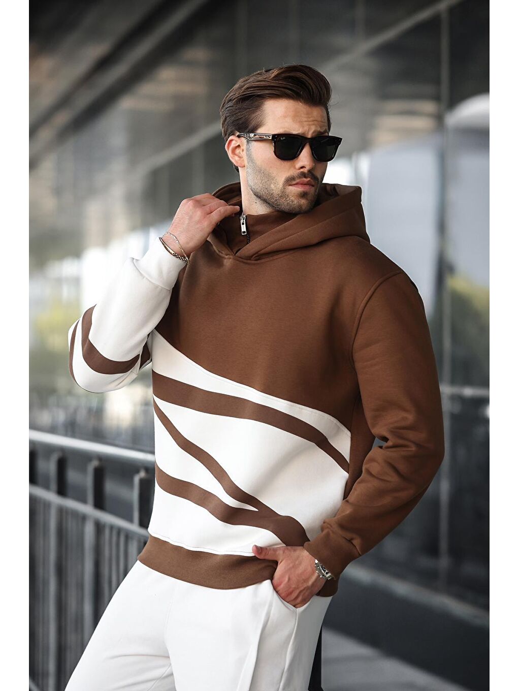 Kahverengi Kapüşonlu Fermuar Yaka Desenli Erkek Sweatshirt E7162-1