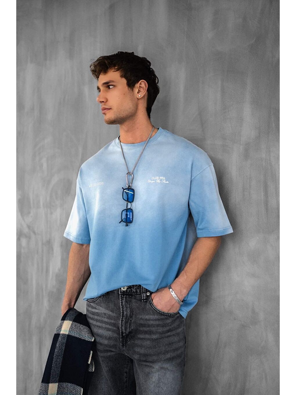 Erkek Renk Geçişli Baskılı Oversize Yıkamalı Tişört Mavi-3