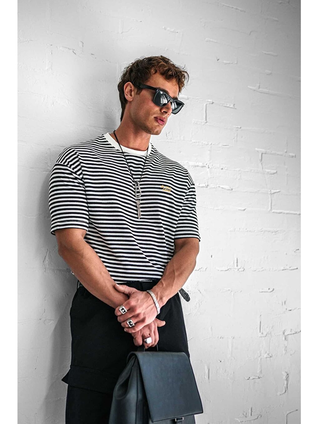 Erkek Oversize Çizgili Rahat Tişört Siyah-2