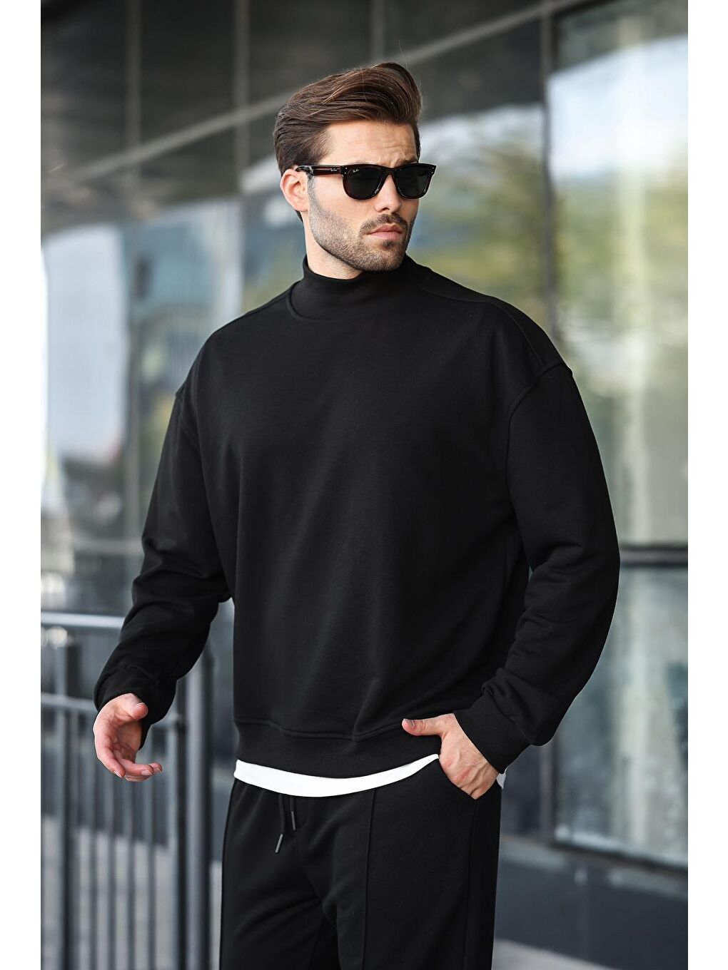Siyah Yarım Balıkçı Yaka Erkek Basic Sweatshirt E7158-1