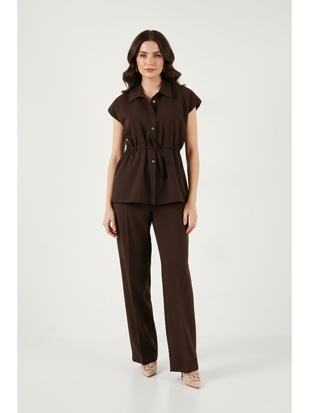 Kahverengi Regular Fit Beli Büzgülü Kısa Kollu Kadın Takım 6928870-5