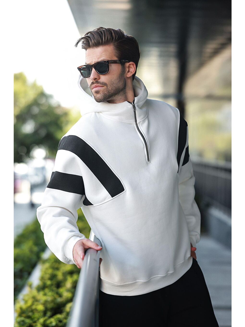 Ekru Fermuarlı Yaka Kapüşonlu Erkek Sweatshirt E7161-1