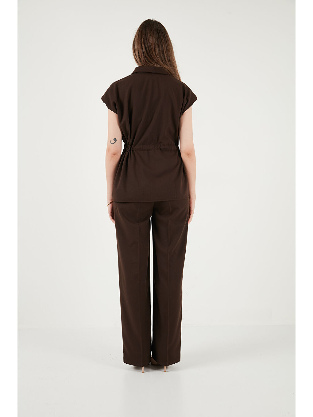 Kahverengi Regular Fit Beli Büzgülü Kısa Kollu Kadın Takım 6928870-6