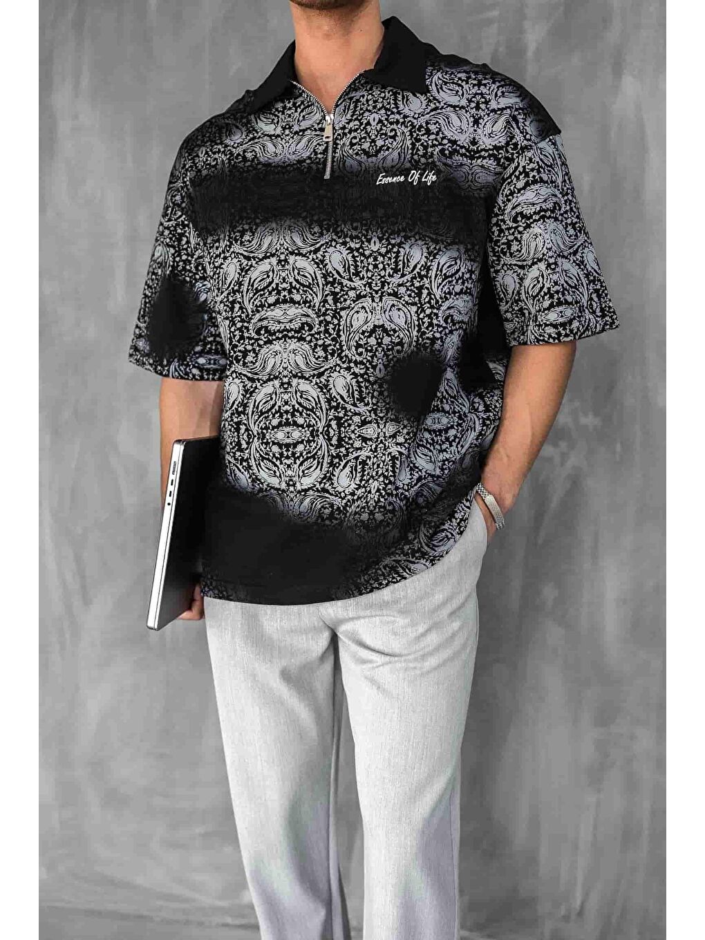 Erkek Polo Yaka Yarım Fermuarlı Baskılı Tişört Siyah