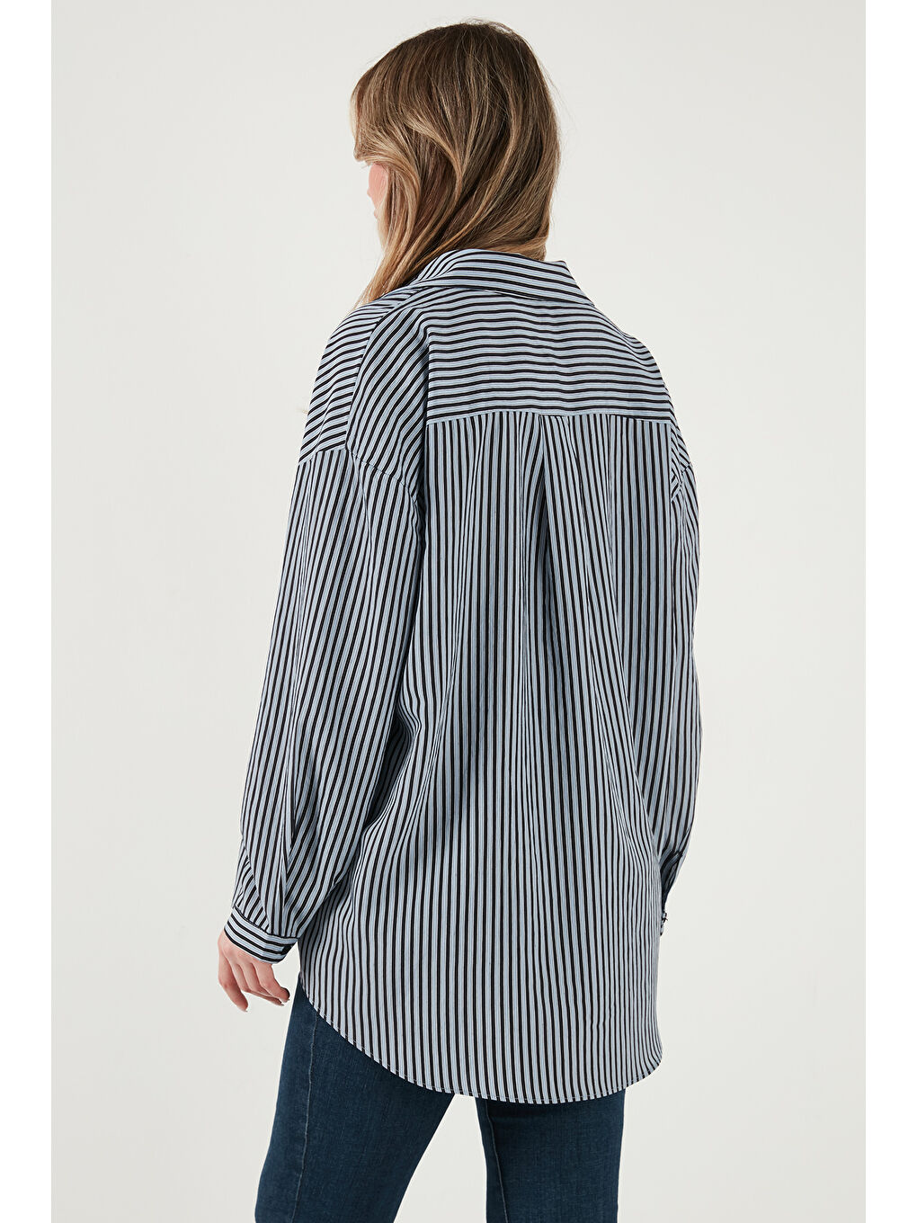 Siyah Çizgili Oversize Fit Klasik Yaka Uzun Kollu Kadın Gömlek 6925475-6