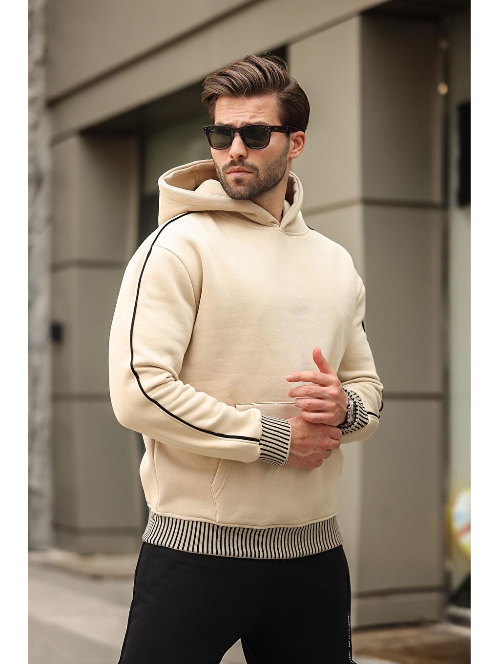 Bej Kapüşonlu Kanguru Cep Erkek Sweatshirt E-1