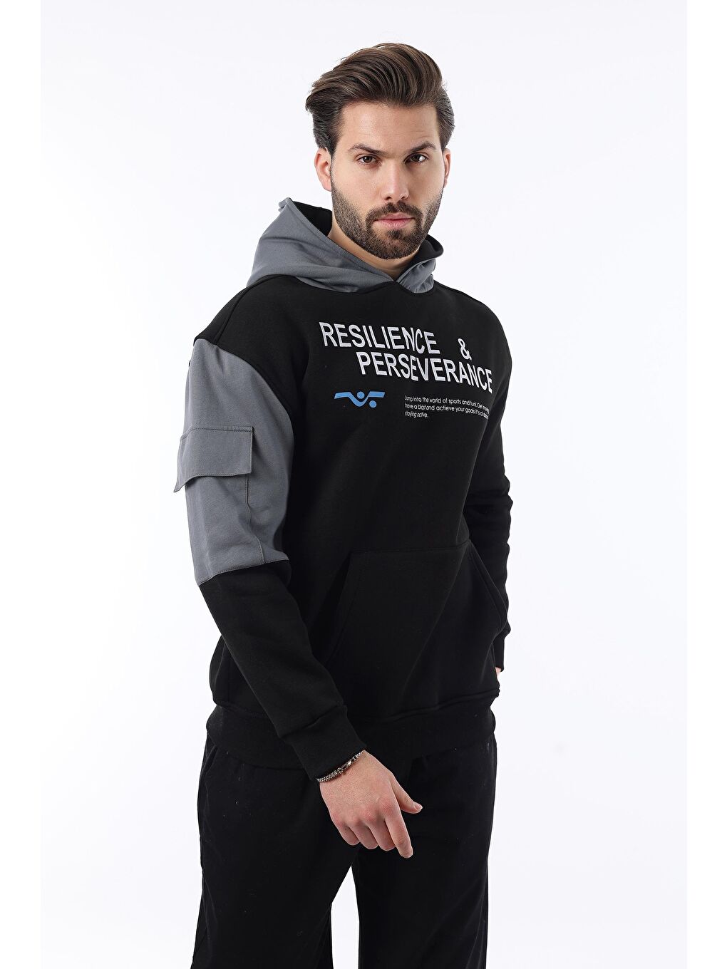 Siyah Kapüşonlu Cep Detaylı Baskılı Erkek Sweatshirt 7058-1
